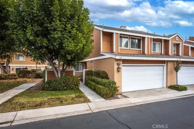 MLS: OC22243634 Condo For Sale