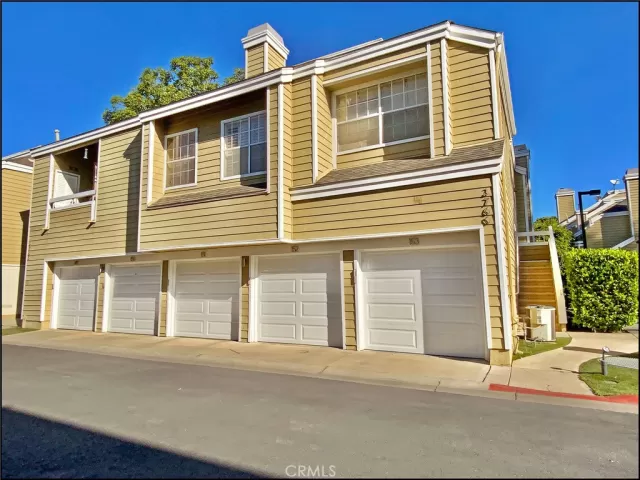 MLS: OC22244167 Condo For Sale