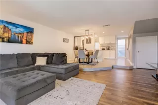 Photo #4: OC22245306 Listing 