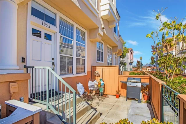 MLS: OC22245444 Condo For Sale