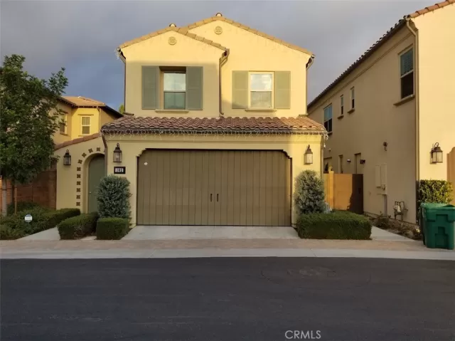 MLS: OC22245473 Condo For Sale