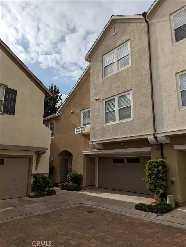 MLS: OC22245720 Condo For Sale