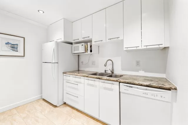 MLS: OC22245776 Condo For Sale