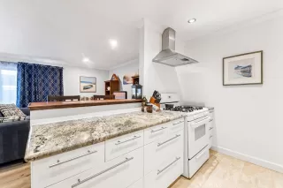 Photo #2: OC22245776 Listing 