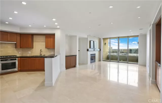 MLS: OC22245786 Condo For Sale