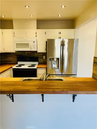 Photo #3: OC22246067 Listing 