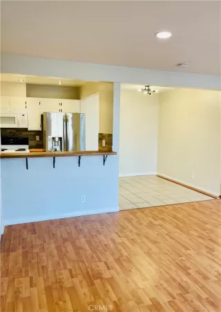 Photo #5: OC22246067 Listing 