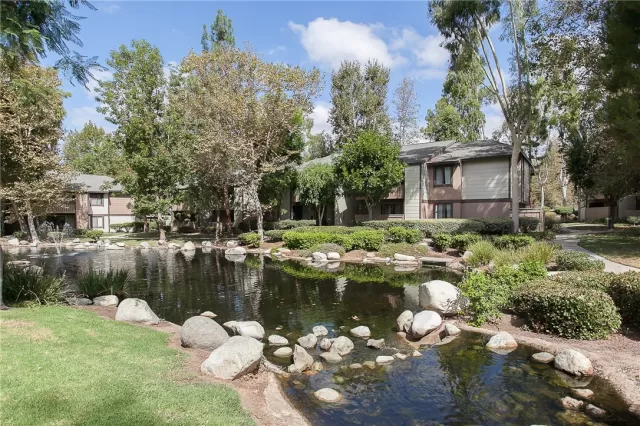 MLS: OC22246120 Condo For Sale