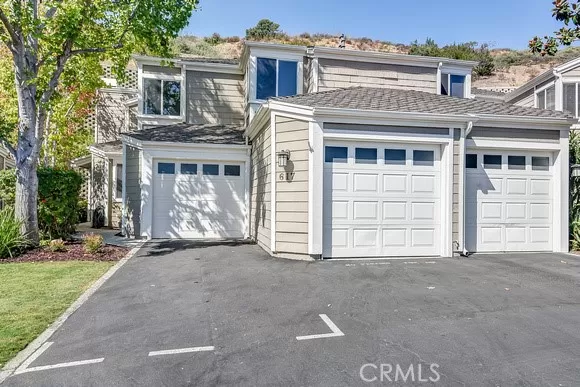 MLS: OC22246627 Condo For Sale