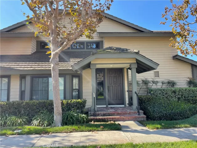 MLS: OC22246741 Condo For Sale