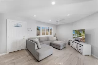 Photo #3: OC22246784 Listing 