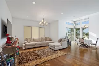 Photo #4: OC22246852 Listing