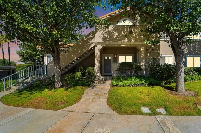 MLS: OC22247045 Condo For Sale