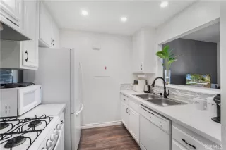 Photo #4: OC22247045 Listing