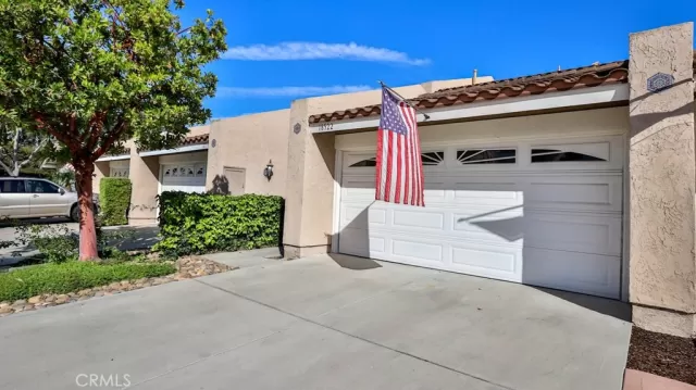 MLS: OC22247203 Condo For Sale