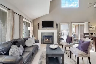 Photo #3: OC22247230 Listing 