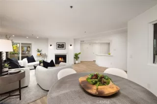 Photo #5: OC22247293 Listing 