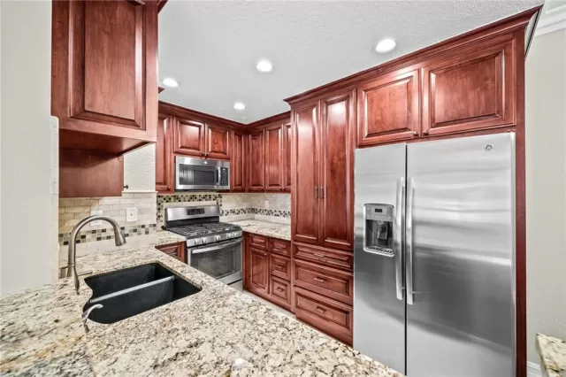 MLS: OC22247717 Condo For Sale