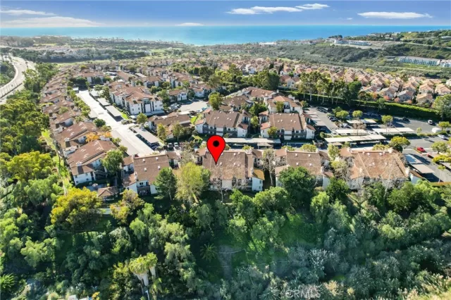 MLS: OC22248058 Condo For Sale