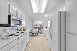 Photo #3: OC22248058 Listing 