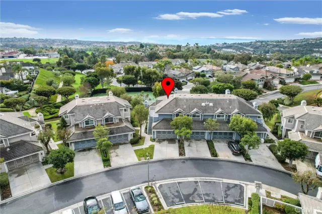 MLS: OC22248094 Condo For Sale