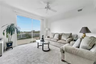 Photo #4: OC22248094 Listing