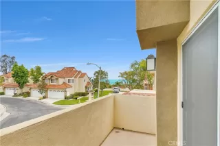 Photo #3: OC22248117 Listing 