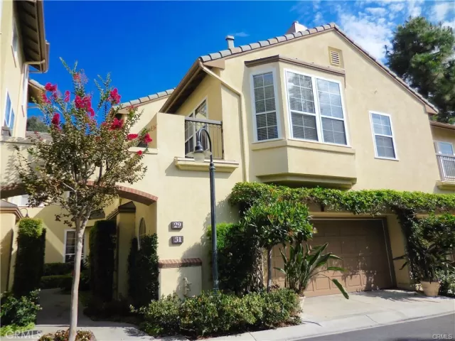 MLS: OC22248219 Condo For Sale