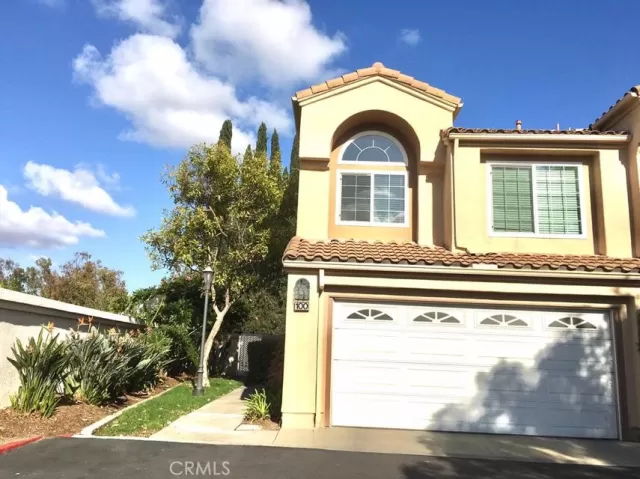 MLS: OC22248316 Condo For Sale