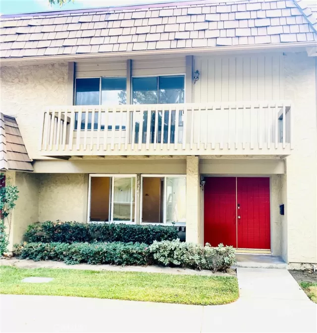 MLS: OC22248506 Condo For Sale