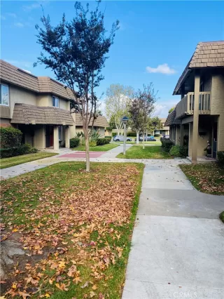 Photo #2: OC22248506 Listing 