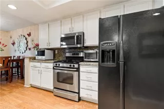 Photo #4: OC22248884 Listing 