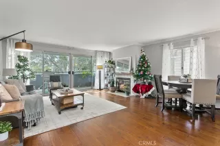 Photo #4: OC22248980 Listing 