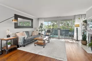 Photo #5: OC22248980 Listing 