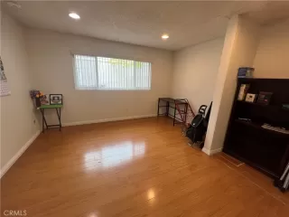 Photo #6: OC22249026 Listing