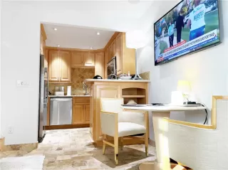 Photo #1: OC22249344 Listing 