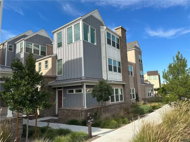 MLS: OC22249732 Condo For Sale