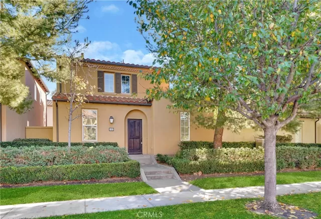 MLS: OC22250632 Condo For Sale