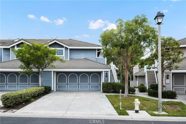 MLS: OC22250715 Condo For Sale