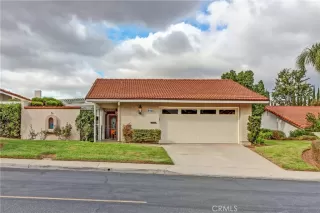 Photo #3: OC22250892 Listing