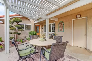 Photo #5: OC22250892 Listing