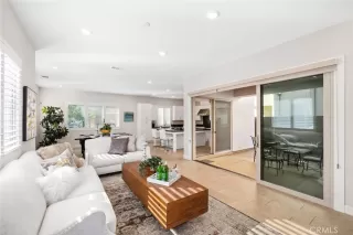 Photo #1: OC22251431 Listing