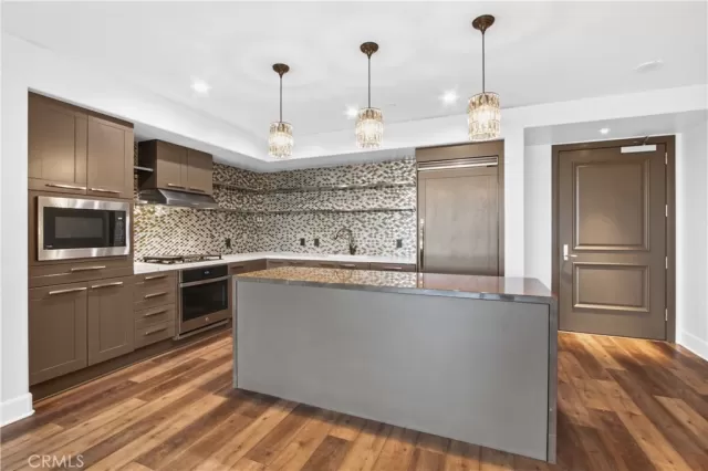 MLS: OC22251709 Condo For Sale