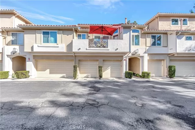 MLS: OC22251784 Condo For Sale