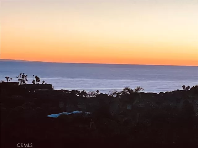 MLS: OC22252096 Condo For Sale