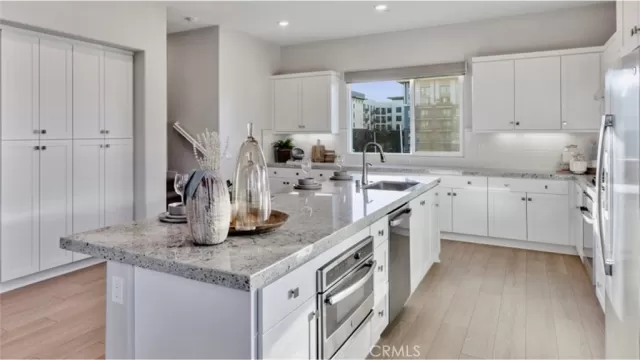 MLS: OC22252618 Condo For Sale