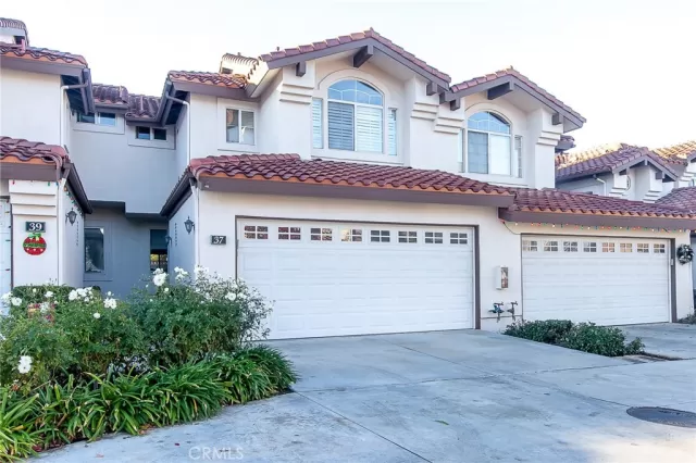 MLS: OC22252743 Condo For Sale