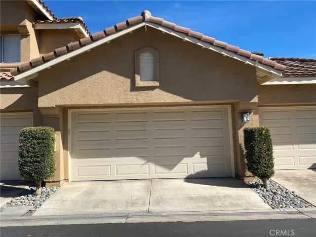 MLS: OC22252788 Condo For Sale