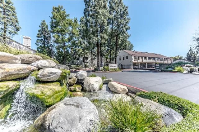 MLS: OC22252878 Condo For Sale