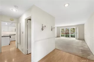 Photo #3: OC22253012 Listing 